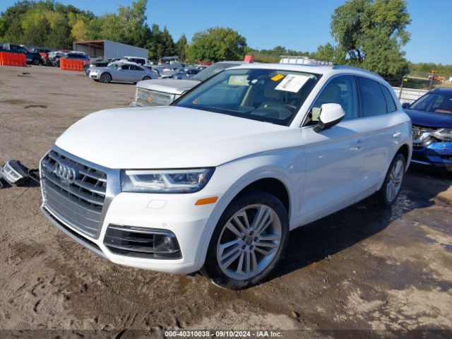 WA1CNAFY4J2200848 Audi Q5 2.0t Premium/2.0t Tech Premium
