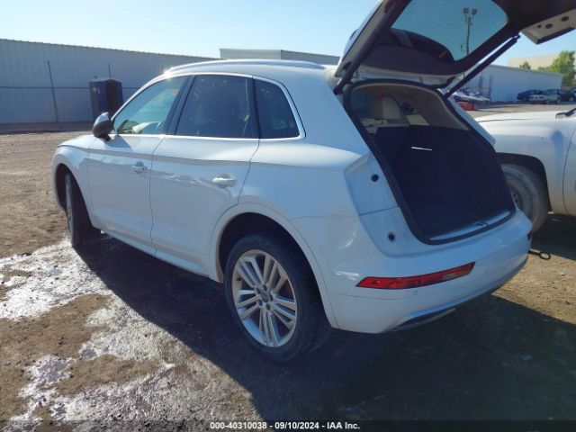 WA1CNAFY4J2200848 Audi Q5 2.0t Premium/2.0t Tech Premium