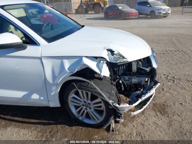 WA1CNAFY4J2200848 Audi Q5 2.0t Premium/2.0t Tech Premium