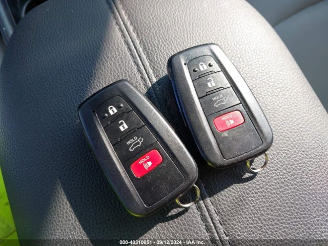 JTMA1RFV7KD033288 Toyota Rav4 Xle Premium