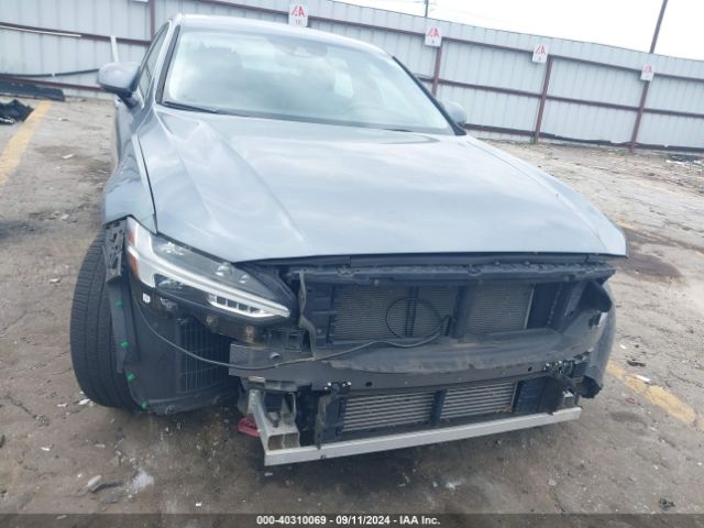 LVY982MK0JP022802 Volvo S90 T5 Momentum