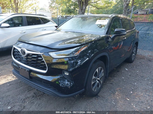 Toyota Highlander Xle 2021 5TDGZRBH8MS551498 Image 2