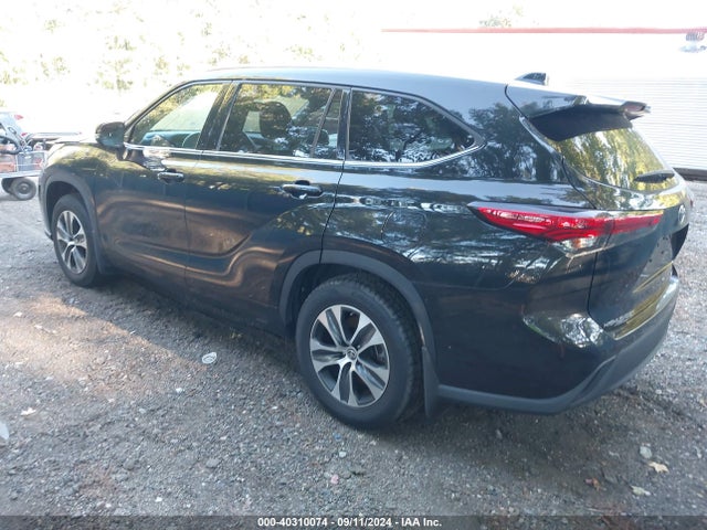 Toyota Highlander Xle 2021 5TDGZRBH8MS551498 Image 3