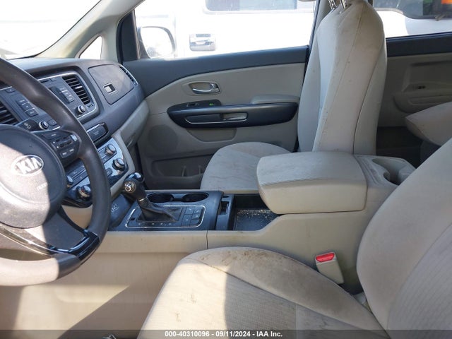 KIA SEDONA LX 2016 KNDMB5C17G6129437 Image 5