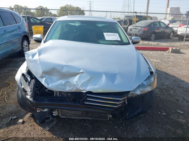 1VWBS7A38EC100211 Volkswagen Passat 1.8t Se