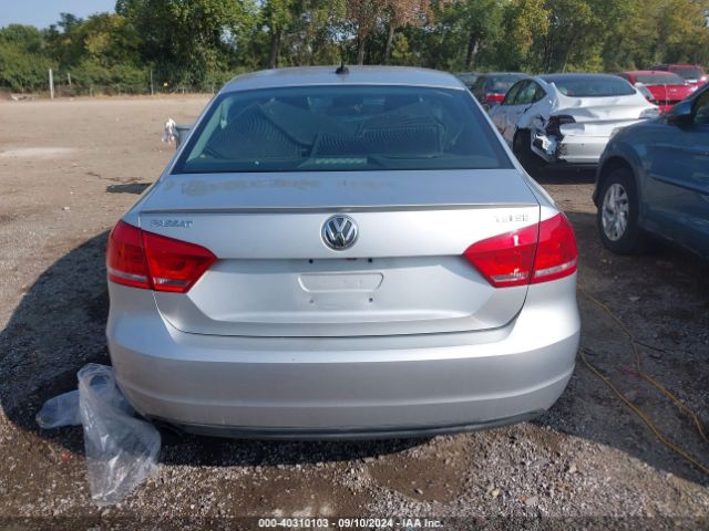 1VWBS7A38EC100211 Volkswagen Passat 1.8t Se