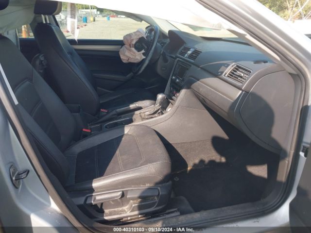 1VWBS7A38EC100211 Volkswagen Passat 1.8t Se