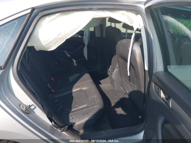 1VWBS7A38EC100211 Volkswagen Passat 1.8t Se