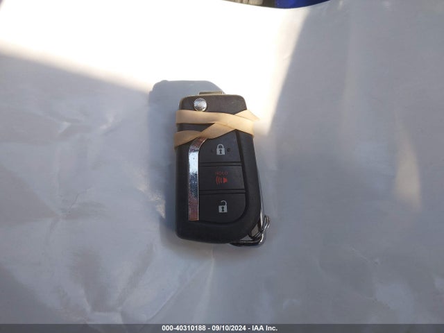 Toyota C-HR LE 2019 NMTKHMBX7KR085937 Image 11