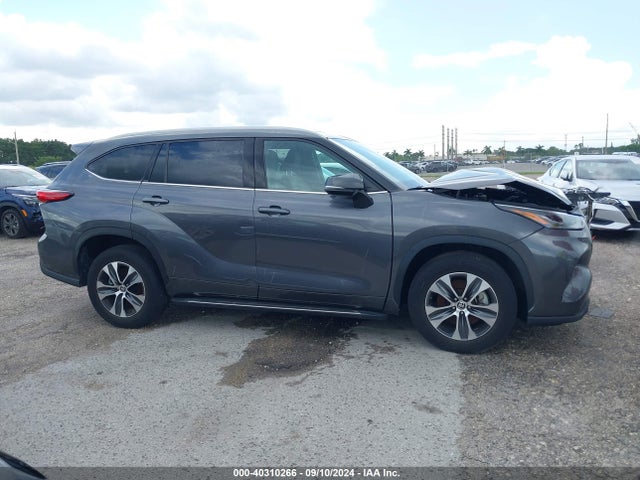 Toyota Highlander Xle 2022 5TDGZRAH8NS143361 Image 13