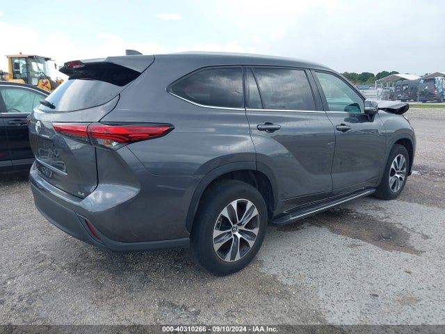 Toyota Highlander Xle 2022 5TDGZRAH8NS143361 Image 4