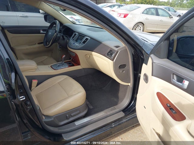 Продажа на аукционе авто 2013 Hyundai Genesis 3.8, vin: KMHGC4DD5DU247700, номер лота: 40310271