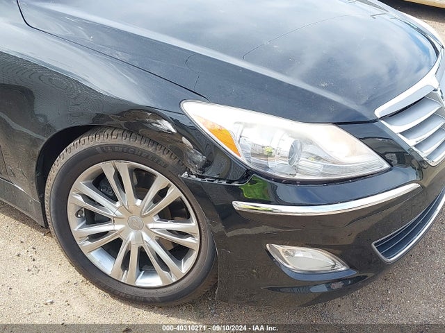 Продажа на аукционе авто 2013 Hyundai Genesis 3.8, vin: KMHGC4DD5DU247700, номер лота: 40310271