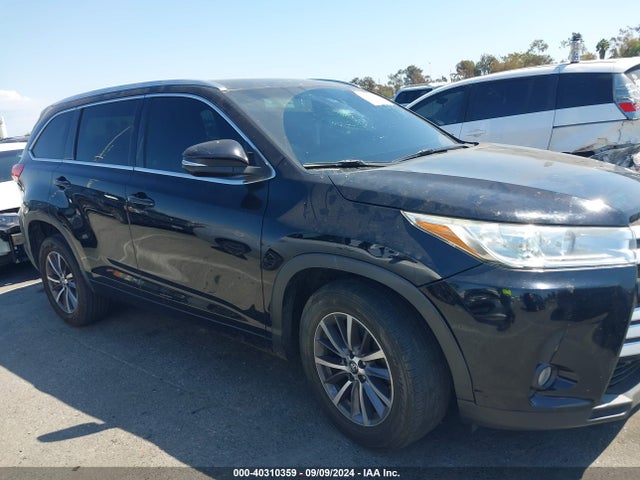 Toyota Highlander Xle 2017 5TDKZRFHXHS510140 Image 13