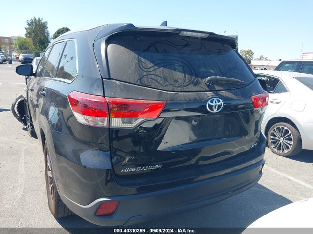 Toyota Highlander Xle 2017 5TDKZRFHXHS510140 Image 16
