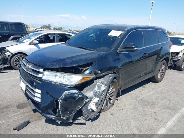 Toyota Highlander Xle 2017 5TDKZRFHXHS510140 Image 2