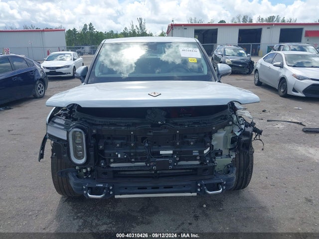 Rivian R1t Adventure 2022 7FCTGAAA3NN011228 Image 12