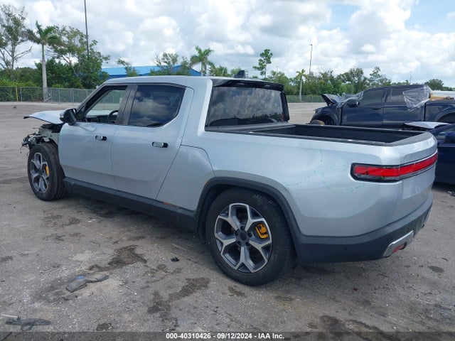 Rivian R1t Adventure 2022 7FCTGAAA3NN011228 Image 3