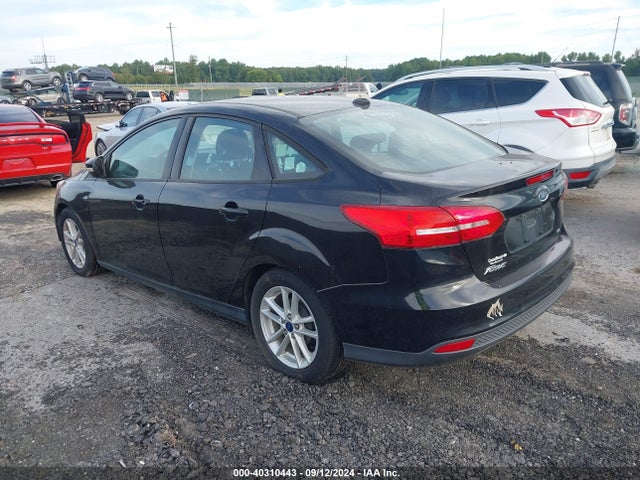 Ford FOCUS SE 2017 1FADP3F22HL297828 Image 3