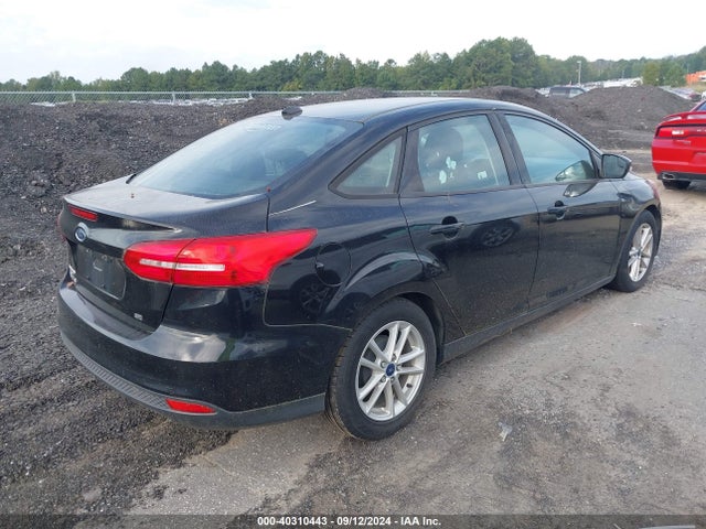 Ford FOCUS SE 2017 1FADP3F22HL297828 Image 4