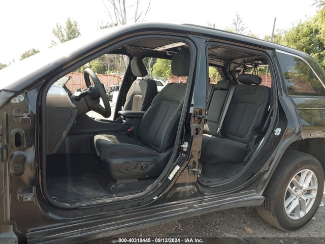1C4RJHAG1R8590285 Jeep Grand Cherokee Laredo X 4x4
