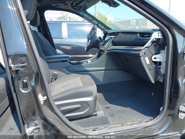 1C4RJHAG1R8590285 Jeep Grand Cherokee Laredo X 4x4
