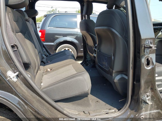 1C4RJHAG1R8590285 Jeep Grand Cherokee Laredo X 4x4