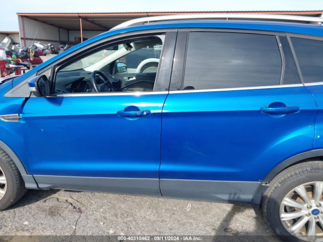 1FMCU0J95HUF09516 Ford Escape Titanium