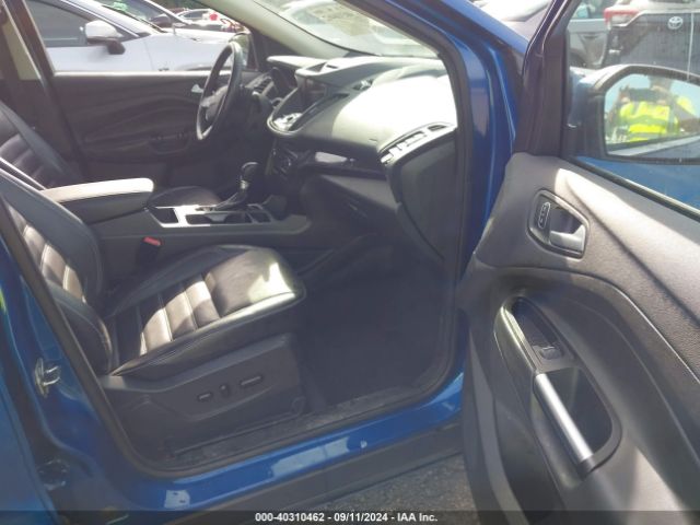 1FMCU0J95HUF09516 Ford Escape Titanium