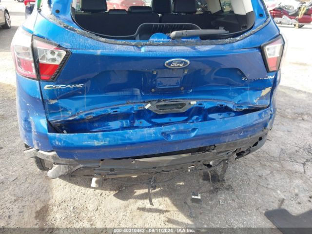 1FMCU0J95HUF09516 Ford Escape Titanium