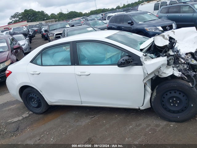 Toyota COROLLA LE 2018 2T1BURHE9JC052204 Image 13