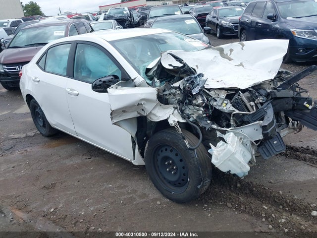 Toyota COROLLA LE 2018 2T1BURHE9JC052204 Image 17