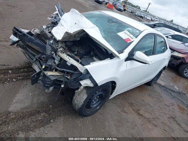 Toyota COROLLA LE 2018 2T1BURHE9JC052204 Image 2