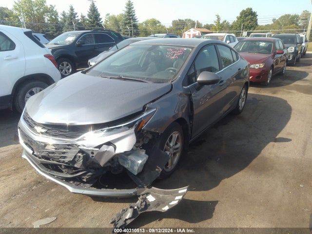 Chevrolet Cruze Lt Auto 2018 1G1BE5SM9J7184041 Image 2