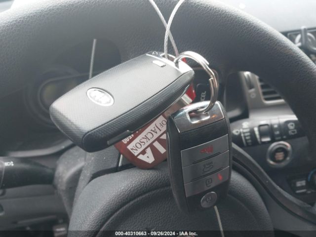 KNDCB3LC3H5083064 KIA NIRO LX
