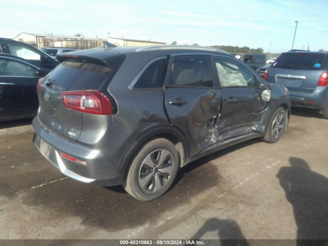 KNDCB3LC3H5083064 KIA NIRO LX