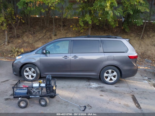 Toyota Sienna Le 8 Passenger 2015 5TDKK3DCXFS631594 Image 15
