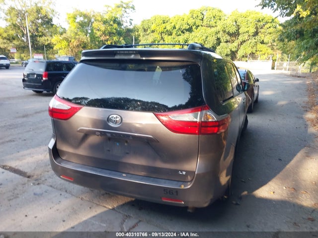 Toyota Sienna Le 8 Passenger 2015 5TDKK3DCXFS631594 Image 17