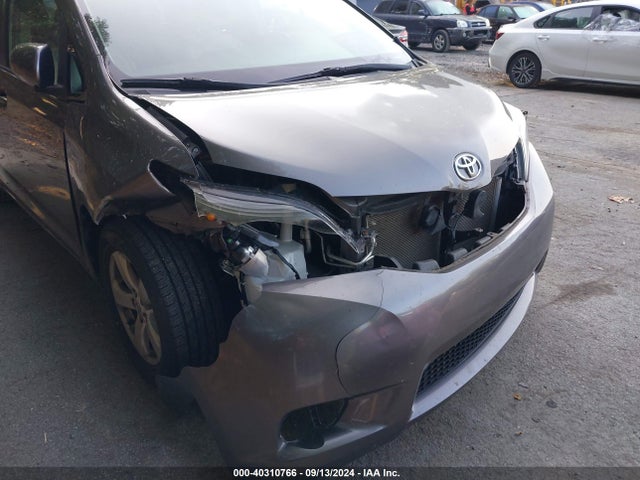 Toyota Sienna Le 8 Passenger 2015 5TDKK3DCXFS631594 Image 12
