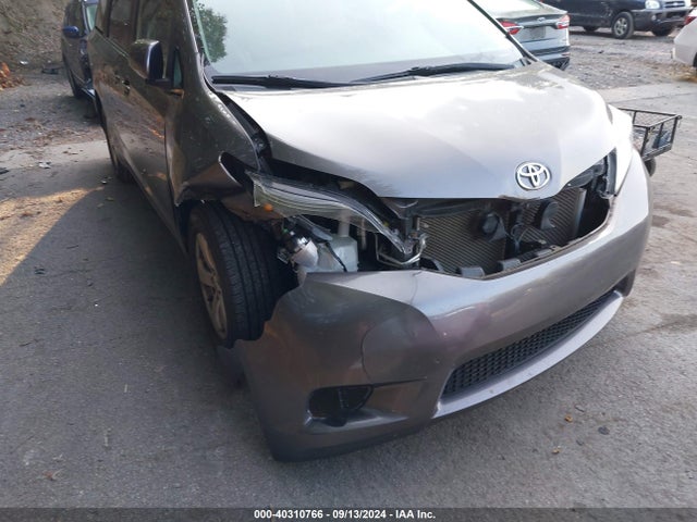 Toyota Sienna Le 8 Passenger 2015 5TDKK3DCXFS631594 Image 18