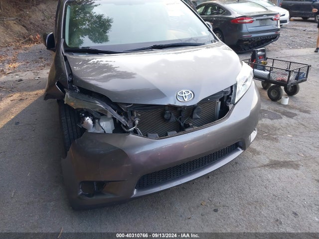 Toyota Sienna Le 8 Passenger 2015 5TDKK3DCXFS631594 Image 21