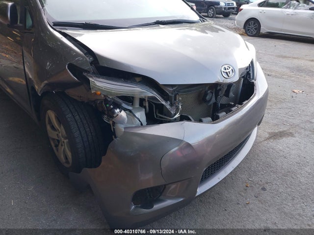 Toyota Sienna Le 8 Passenger 2015 5TDKK3DCXFS631594 Image 6