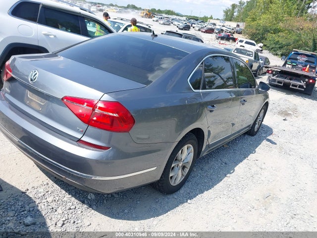 1VWAT7A39GC051824 Volkswagen Passat 1.8t S