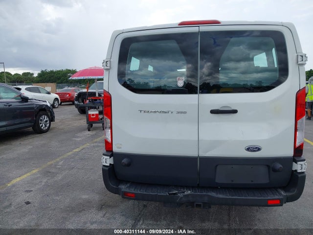 1FBZX2ZM1FKA94430 Ford Transit-350 Xlt