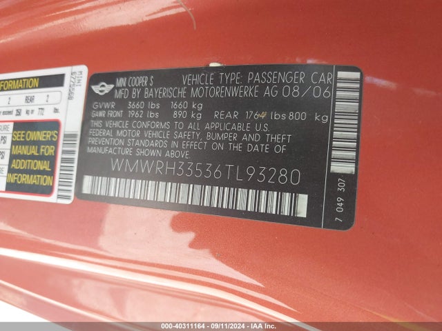 2006 MINI COOPER S WMWRH33536TL93280 Photo 8