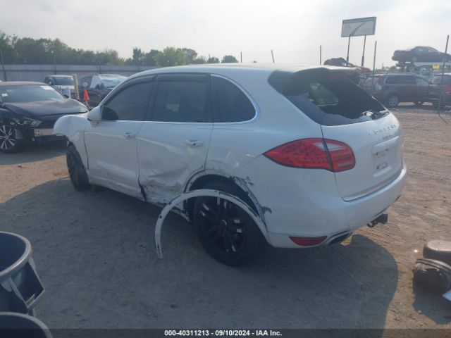 2013 PORSCHE CAYENNE WP1AA2A23DLA01689 Photo 2