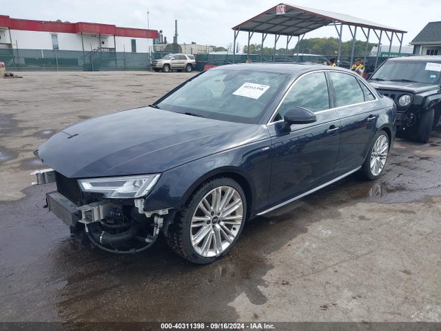 2018 AUDI A4 WAUFNAF4XJA124698 Photo 1