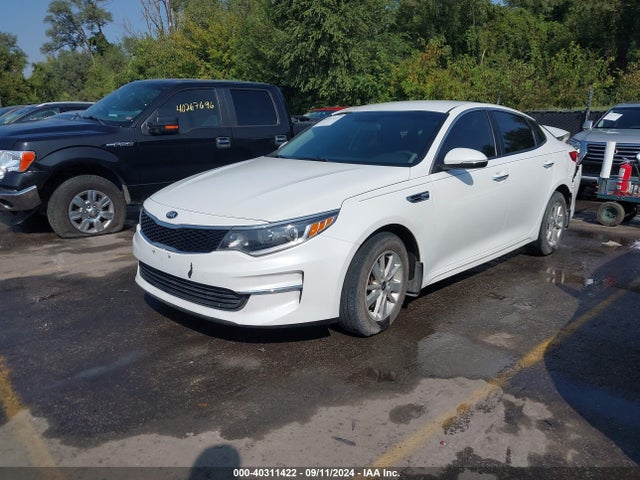 KIA Optima Lx 2016 KNAGT4L33G5106990 Image 2