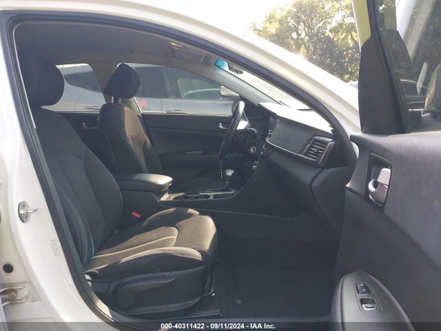KIA Optima Lx 2016 KNAGT4L33G5106990 Image 5