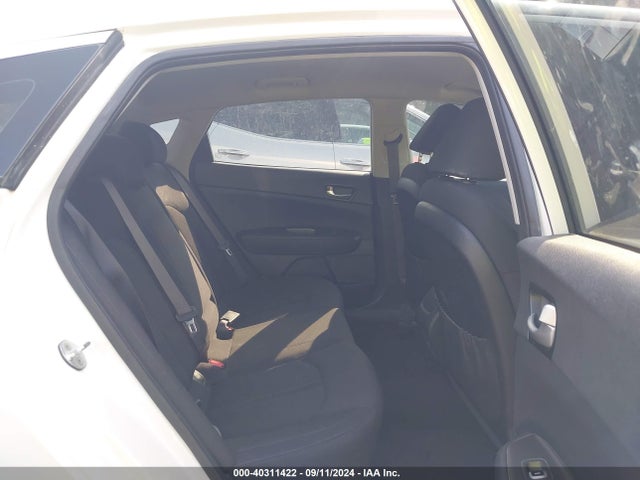 KIA Optima Lx 2016 KNAGT4L33G5106990 Image 8